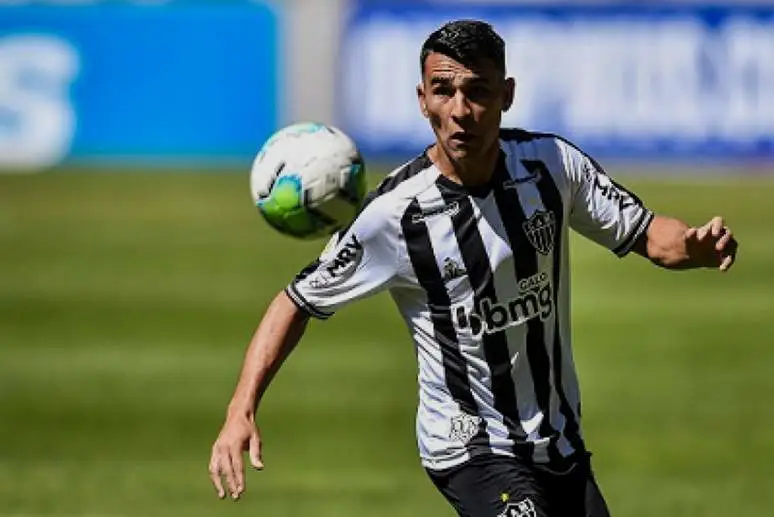 Reforço para o Galo: Atlético-MG busca Junior Alonso para a defesa