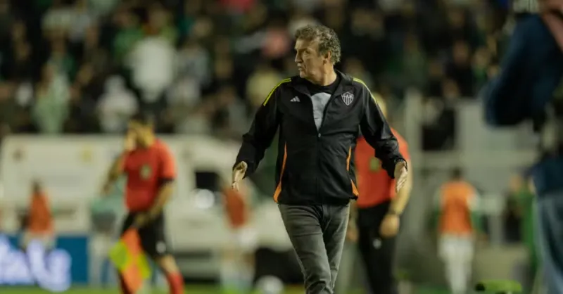 Cuca Defende Caio Paulista: Análise da Confiança no Atlético-MG