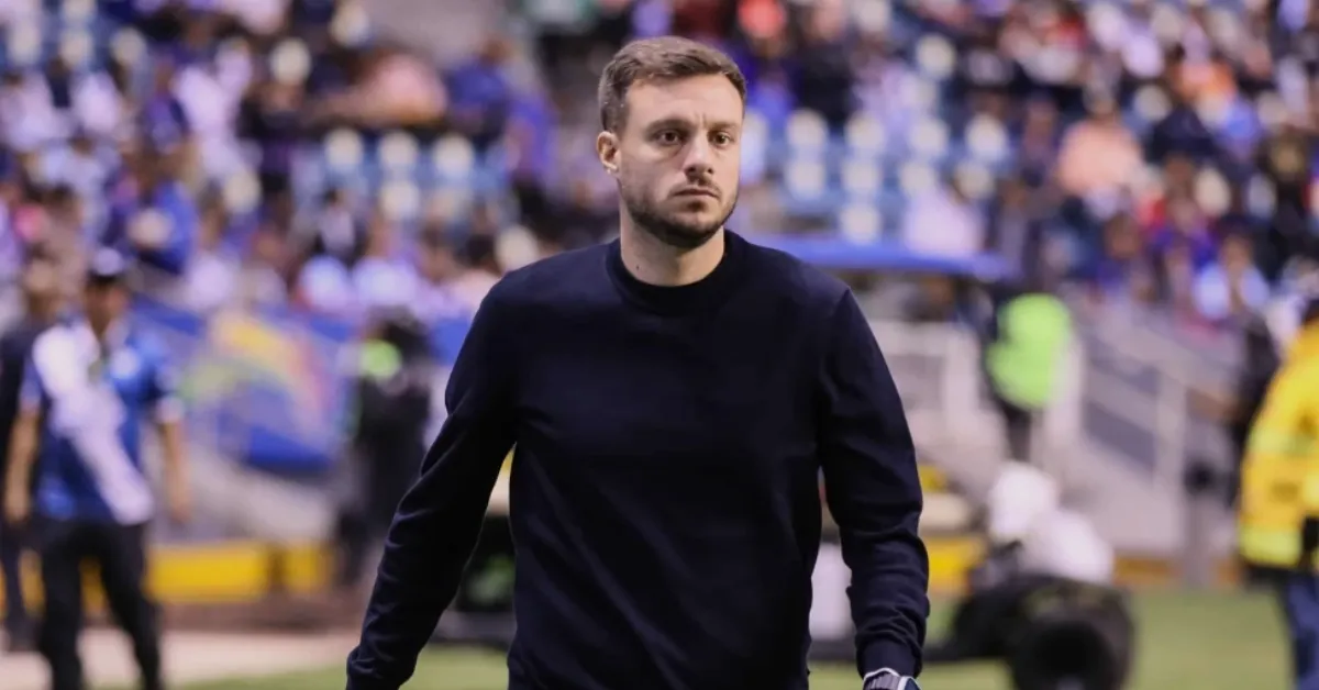 Atlético-MG: Derrota no Barradão e o Enigma do Novo Treinador - O Que Esperar?