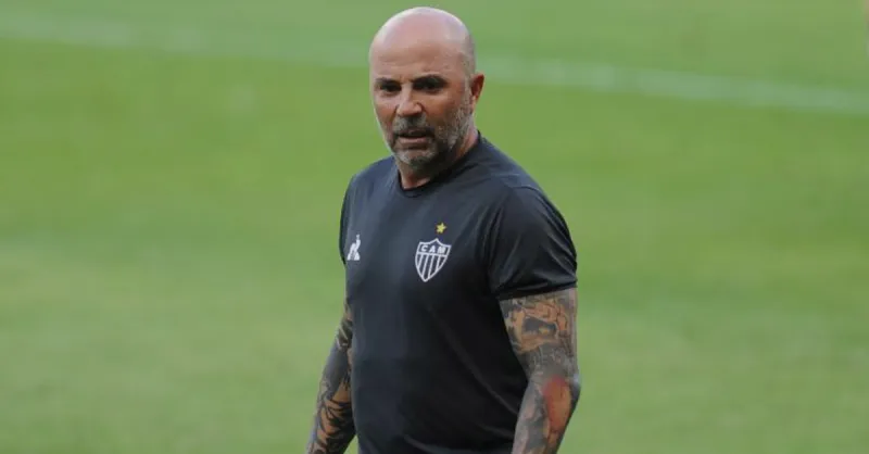 Sampaoli de Volta: Rubens Menin Celebra, Torcida se Divide no Atlético-MG