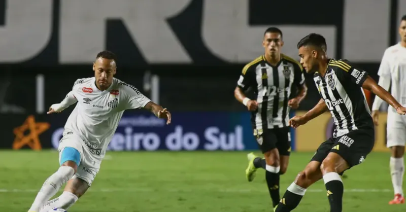 Polêmica na Arena MRV: Sormani Critica Gramado Sintético Antes de Atlético-MG x Santos