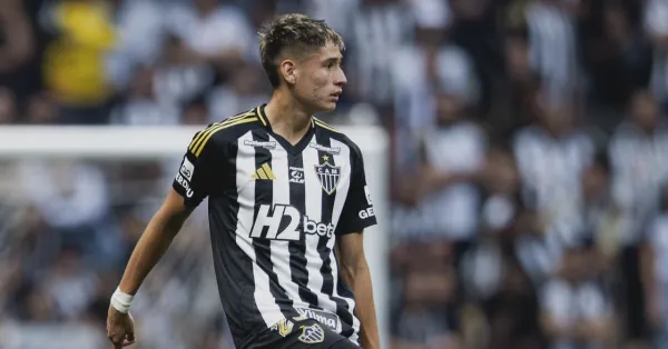 Atlético-MG: Lesão de Iván Román e Desfalques Cruciais na Defesa para o Clássico