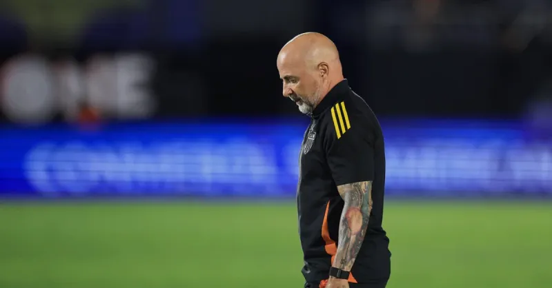 Atlético-MG: Sampaoli e a Lista de 13 Jogadores para 2026 – Entenda a Reformulação