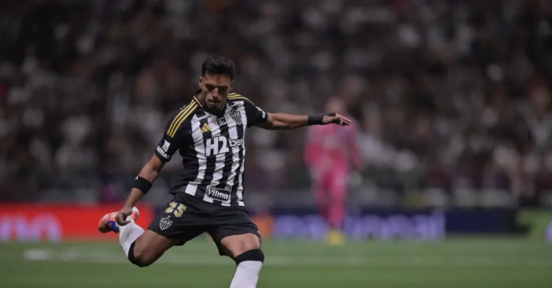 Gabriel Menino: Atlético-MG e Santos discutem empréstimo; futuro do meia em foco