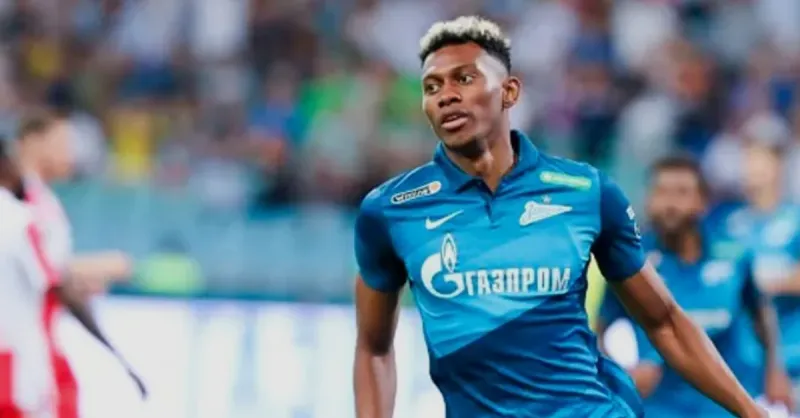 Atlético-MG Negocia Torreira e Cassierra Após Fim das Conversas por Hulk